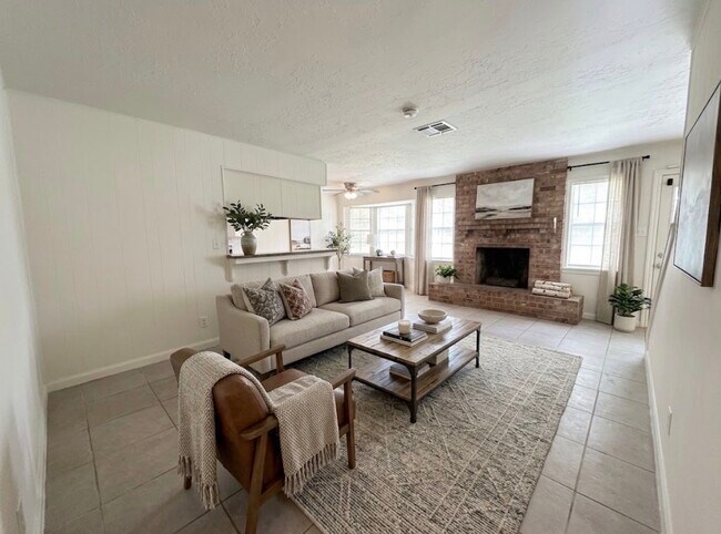 Foto del edificio - 9706 Crestdale Cir