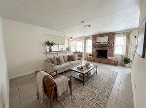 Building Photo - 9706 Crestdale Cir