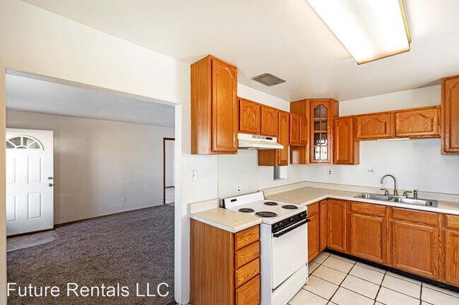 Building Photo - 3 br, 1 bath House - 1000 Dexter