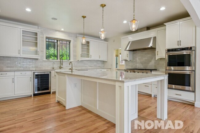 Foto del edificio - Stunning 5BR House in Denver