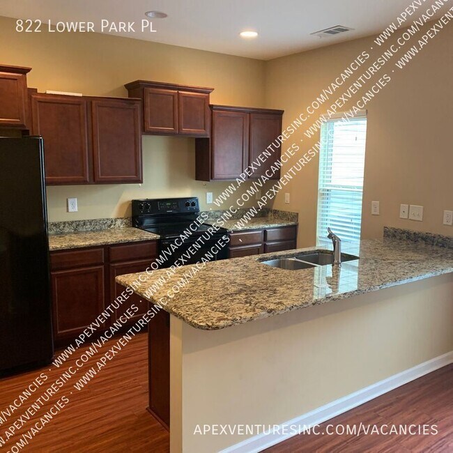 Foto del edificio - 822 Lower Park Pl