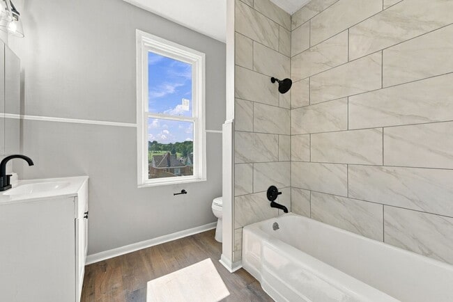 Photo - 120 E 20th Avenue House