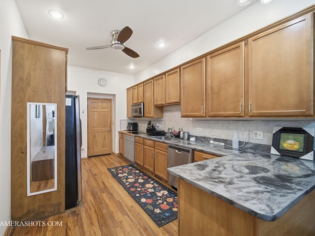 Foto del edificio - 2452 W Arthington St