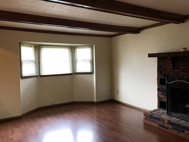 Living room - 5495 Archway Dr