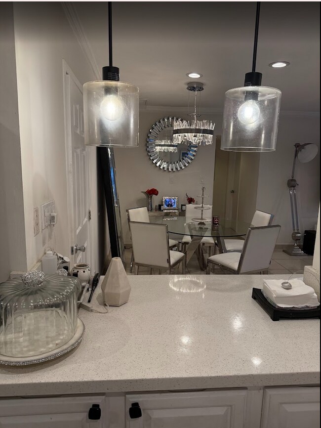 Dining table - 248 S Doheny Dr