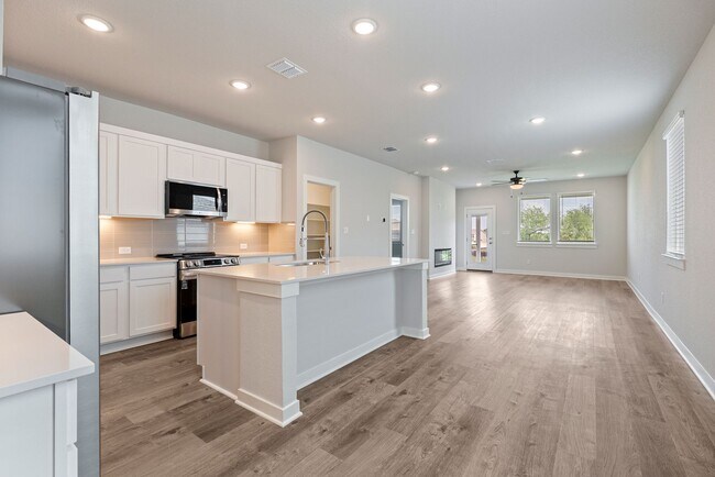 Foto del edificio - Elevated Georgetown Living with Five Bedrooms and Designer Appeal
