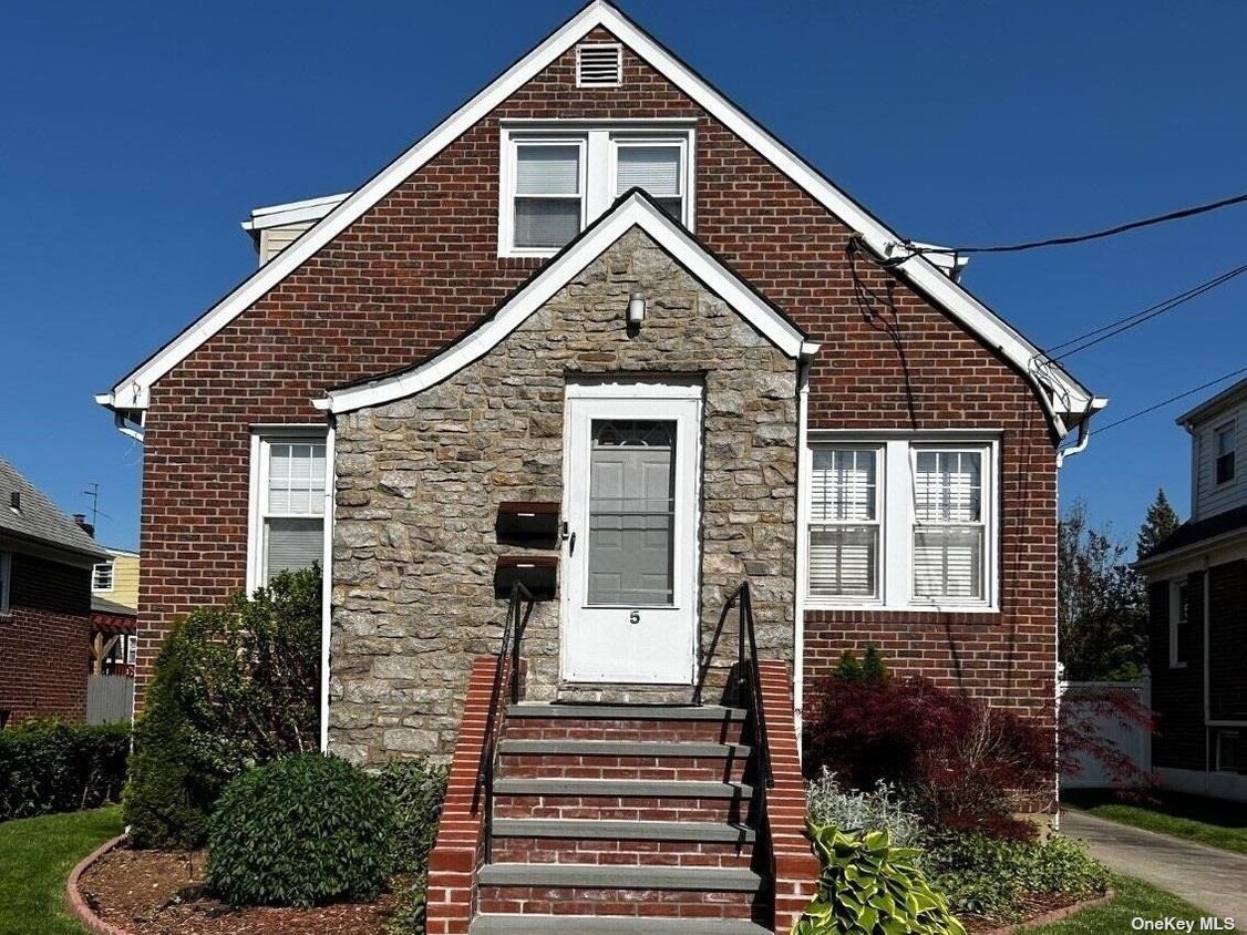 Primary Photo - 5 Crab Ave