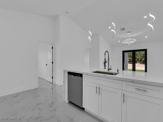 Foto del edificio - 4738-4740 Douglas Ln