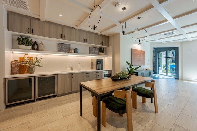 Building Photo - Marlowe Sand Canyon