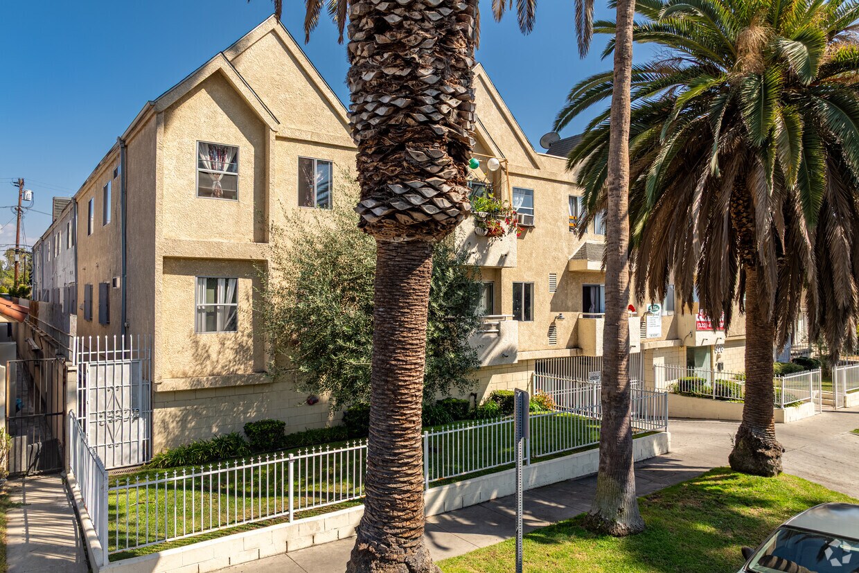 Foto del edificio - 932 N Oxford Ave