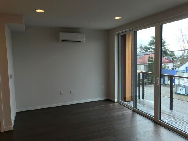 Foto del edificio - Newer 2 bed / 2.5 bath condo in Bryant Heights.