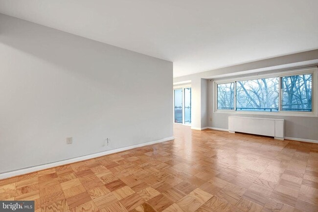 Foto del edificio - 4201 Cathedral Ave NW