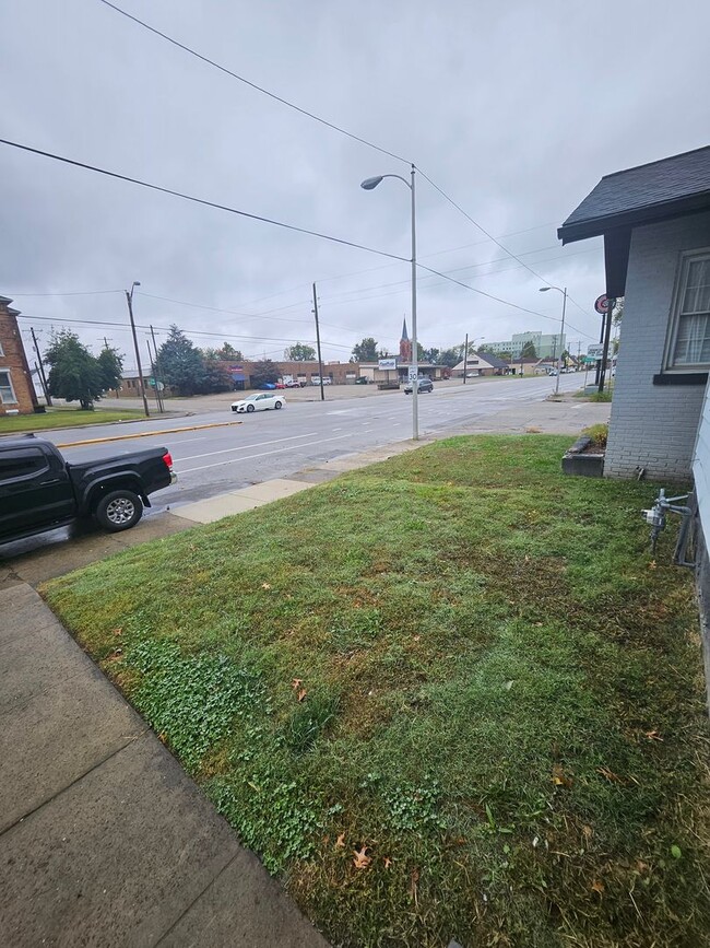 Building Photo - 4bed/2bath house  (EHA APPROVED)