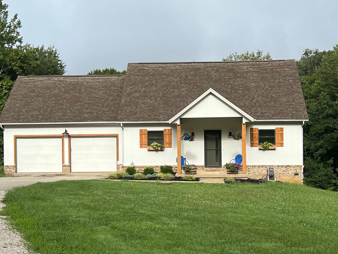 Primary Photo - 5536 E Earl Young Rd