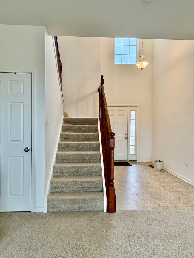 Foto del edificio - 544 Silverton Dr