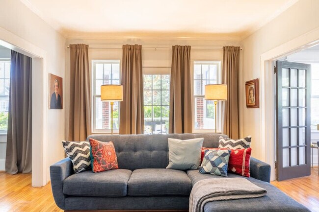 Foto del edificio - 800 Magnolia Ave