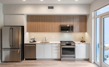 Building Photo - 1750 Glendale Blvd