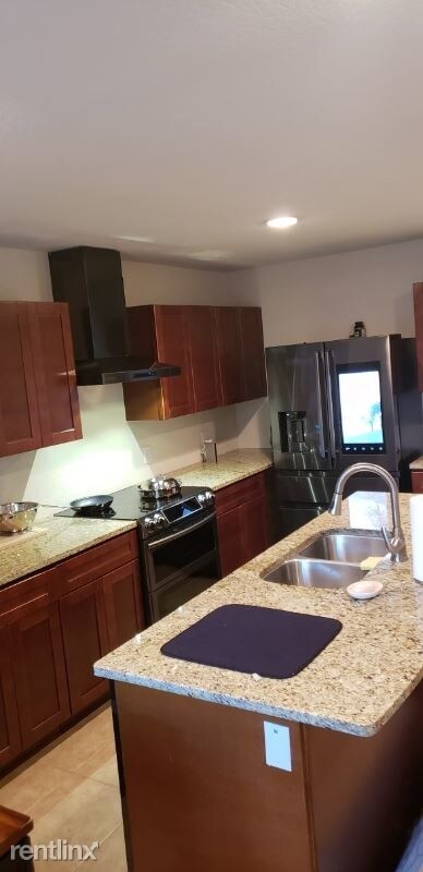 Foto del edificio - 3 br, 2 bath House - 220 HANSFORD ST