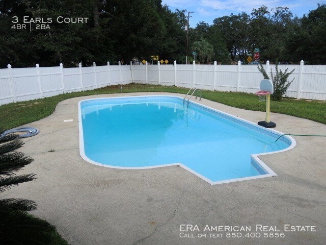 Primary Photo - Kenwood Home with Pool