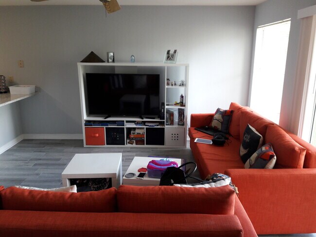 Foto del edificio - 4716 Walden Cir
