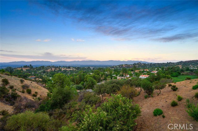 Foto del edificio - 19131 Menard Pl