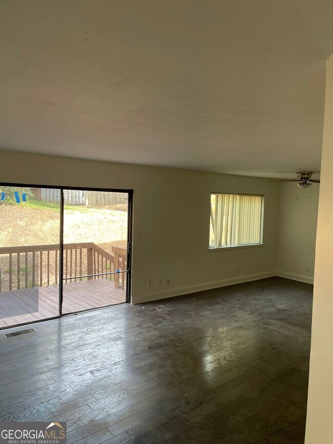 Foto del edificio - 36 Sandalwood Cir