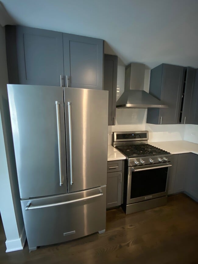 Building Photo - 4201 N Paulina St