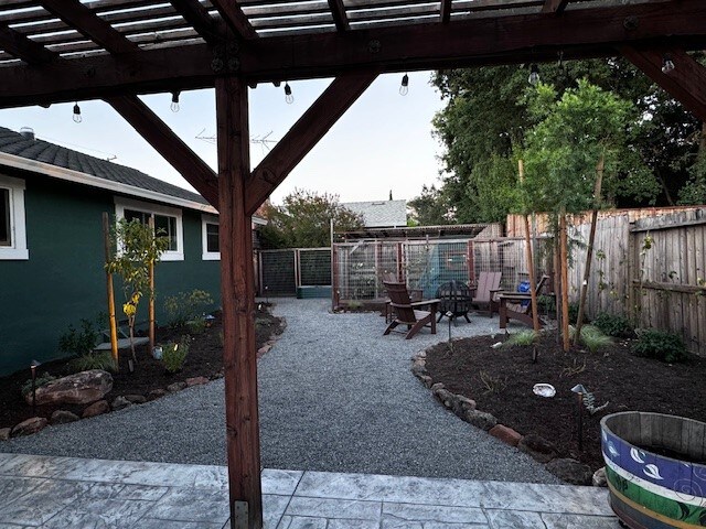 Foto del edificio - 2652 Mohawk St