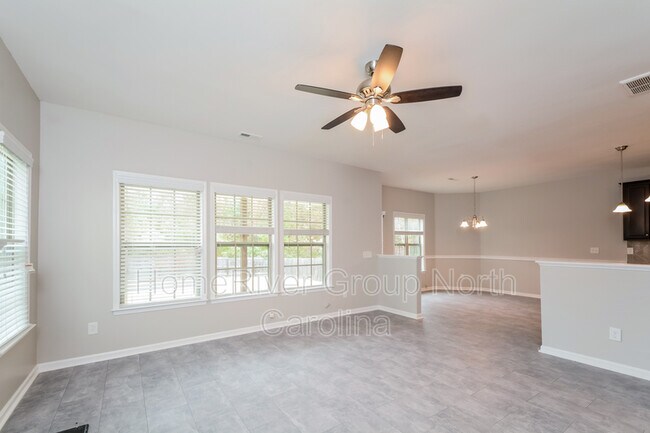 Building Photo - 155 Taplow Trail