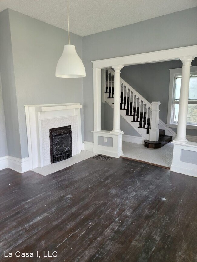 Building Photo - 2 br, 1 bath House - 1028 Bennington Ave