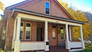 Building Photo - 219 N 2nd St W