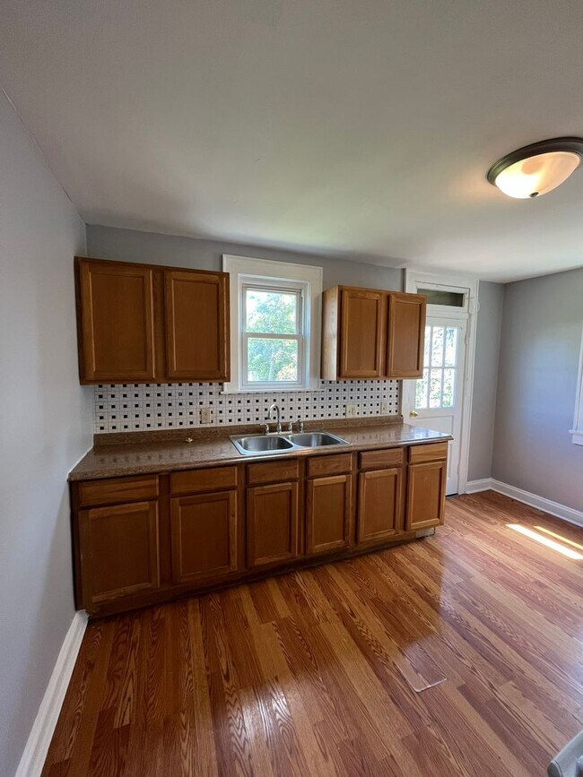 Building Photo - 452-454 S Huron Ave.