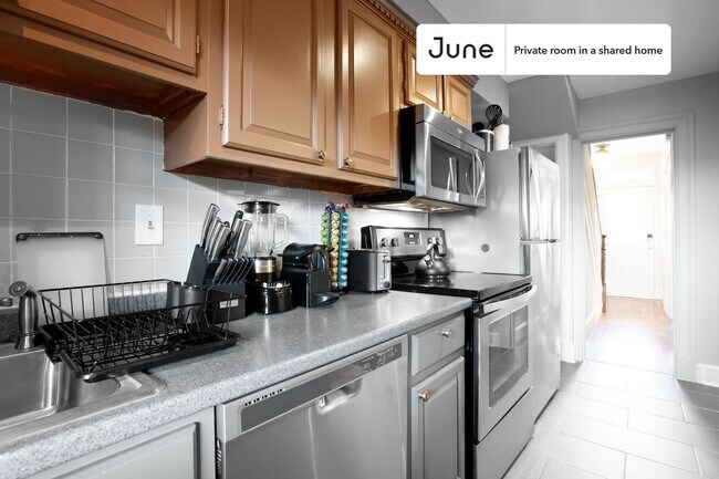 Foto del edificio - Room in Shared 5 bed/2 bath home