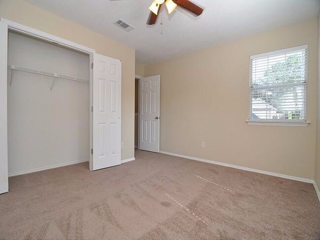 Building Photo - 10805 Willow Meadow Cir