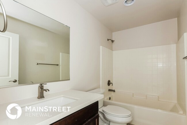 Building Photo - 2000 N 36th St