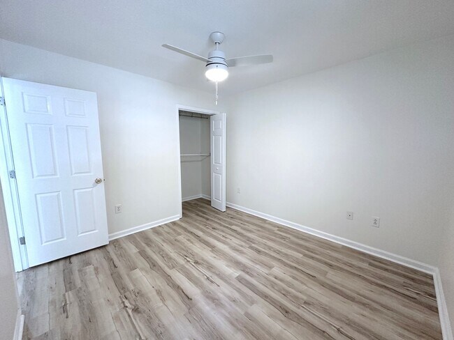 Foto del edificio - Newly updated 1 bedroom/1 bath condo in Ri...