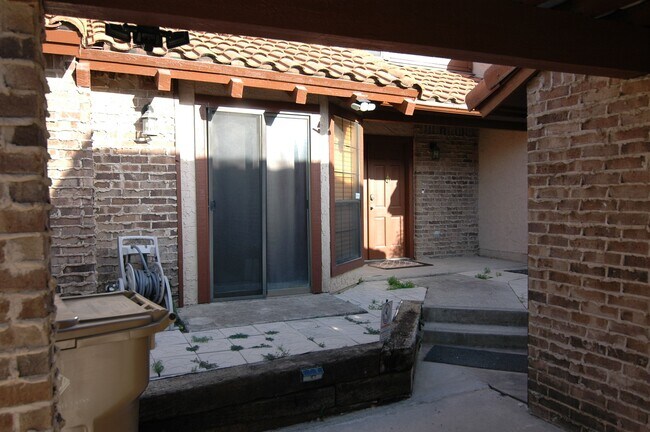 Building Photo - 167 Caleta Beach