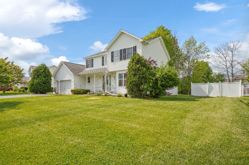 Primary Photo - 13 Mallard Dr