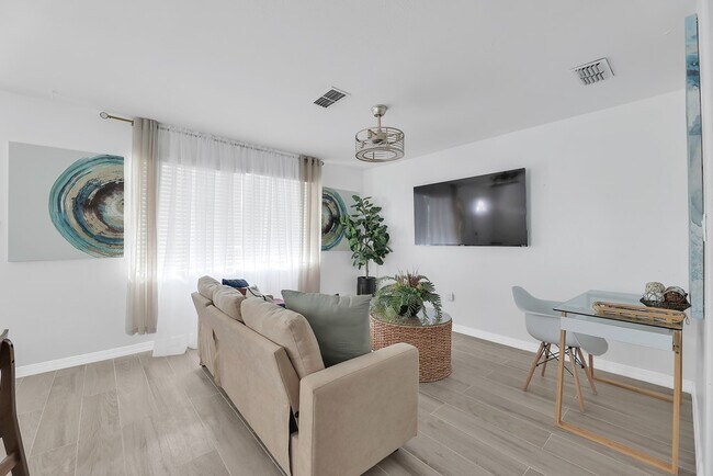 Foto del edificio - 208 W Gardenia St