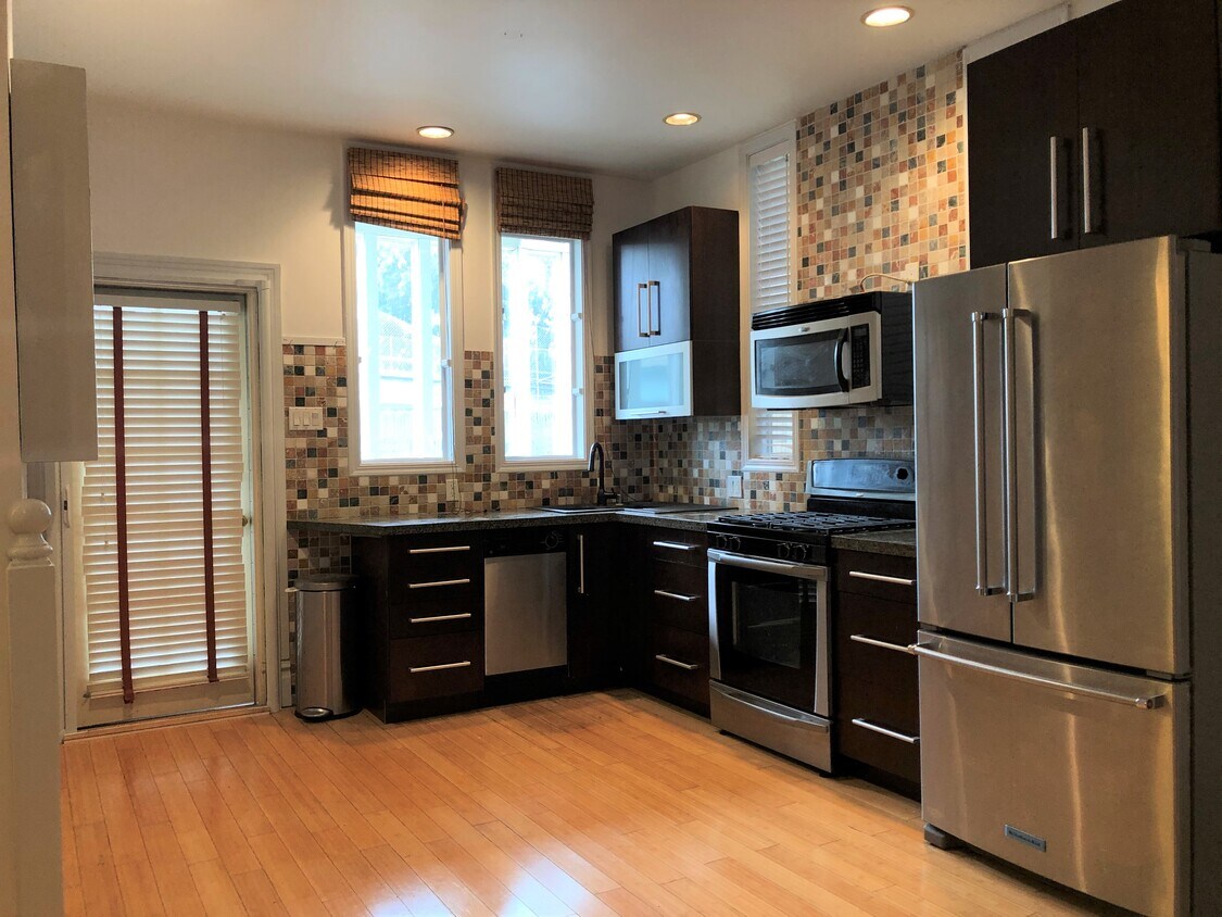 Kitchen - 1161 Harrison St