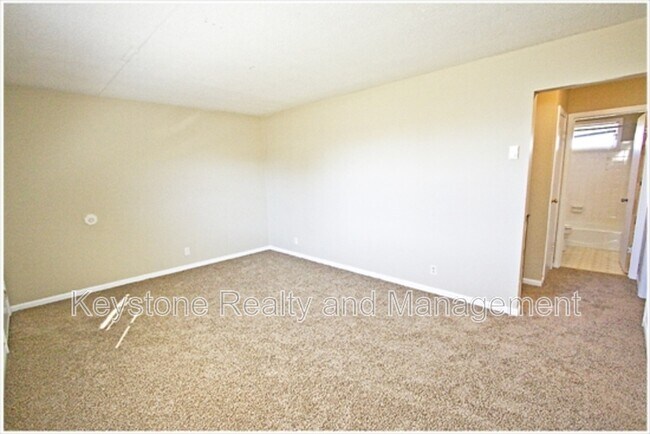 Foto del edificio - 151 Airport Rd