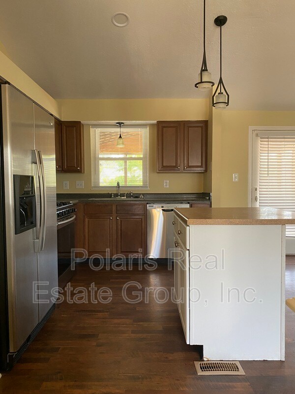 Building Photo - 8096 Cardinal Cove E