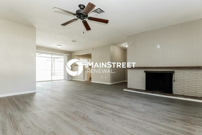 Foto del edificio - 3 Bedroom Pet-Friendly Home in Largo, FL with Main Street Renewal
