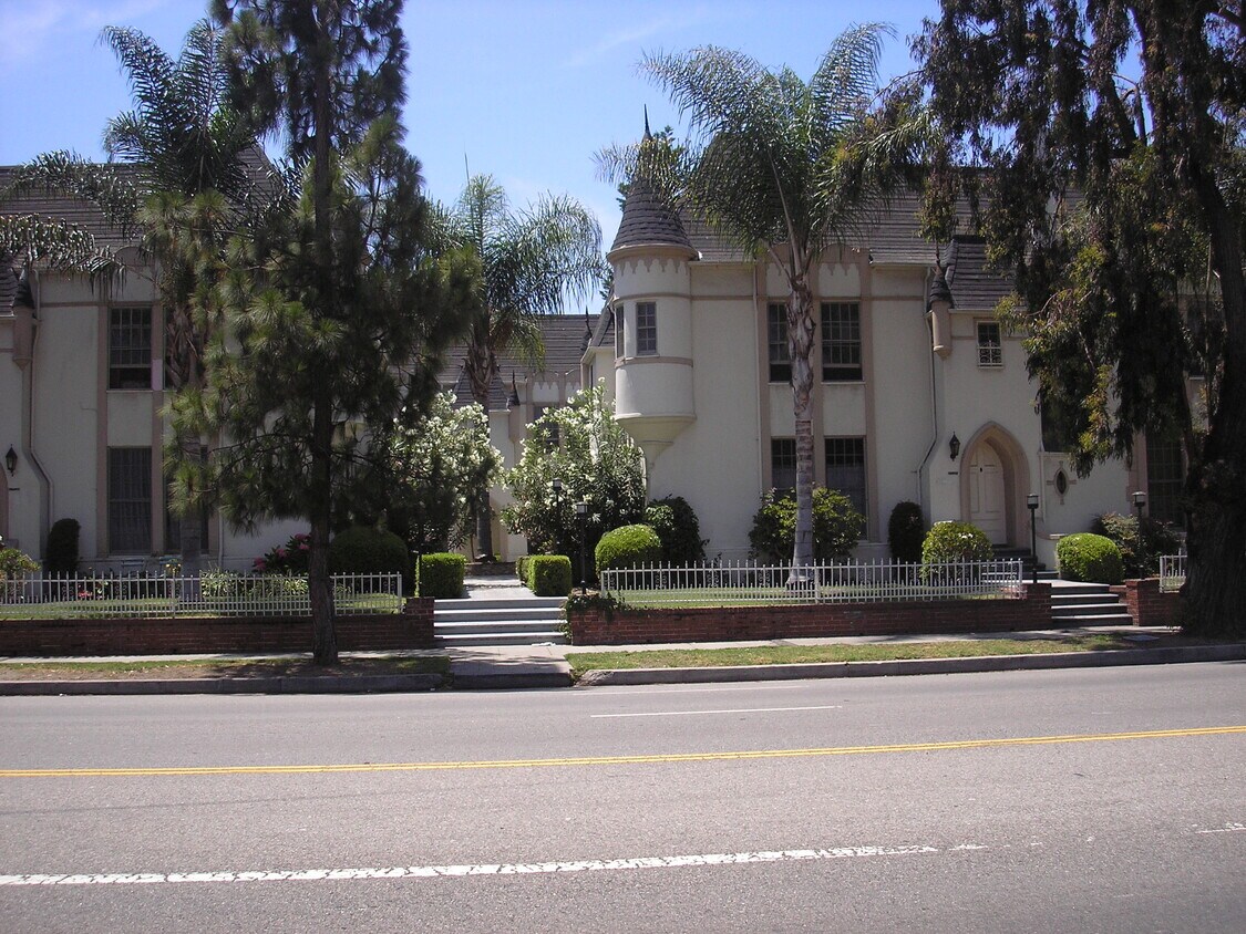 Olympic Castle - 6546 W Olympic Blvd
