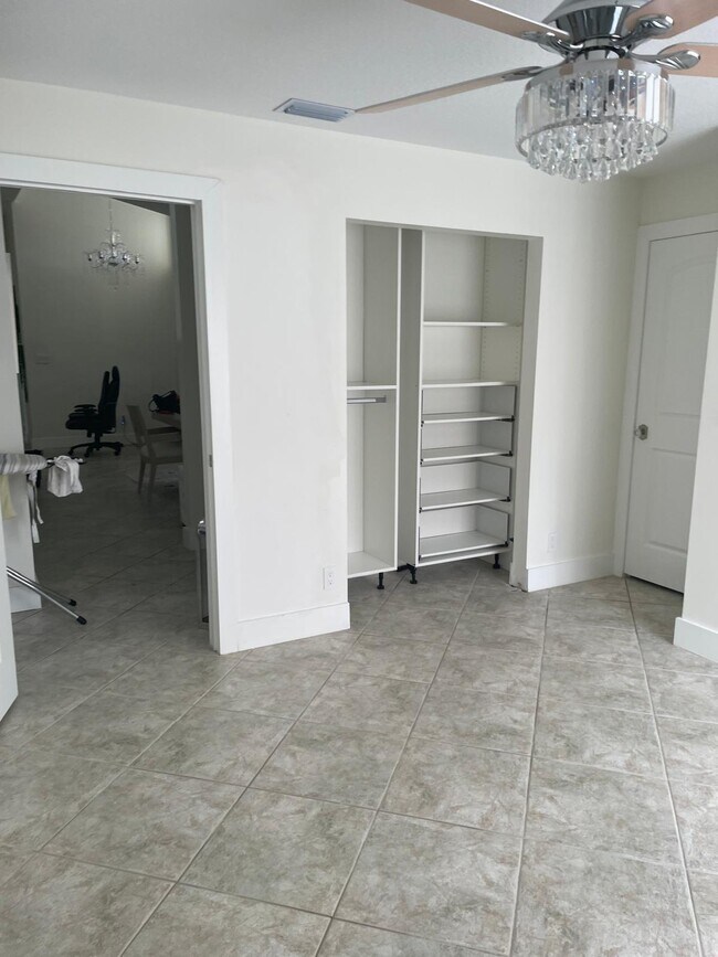 Foto del edificio - 10760 NW 18th Ct