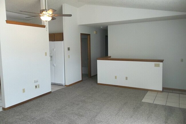 Building Photo - 2806 Virginia Dale Dr
