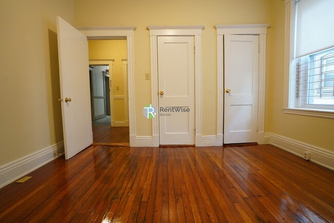 Photo - 161 Kelton St Apartment