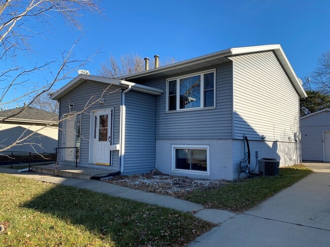 Building Photo - 4302 22nd Ave NW