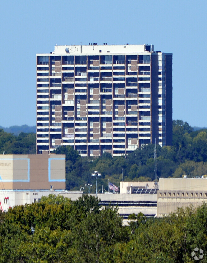 View from the southeast - Summit Chase Condominiums