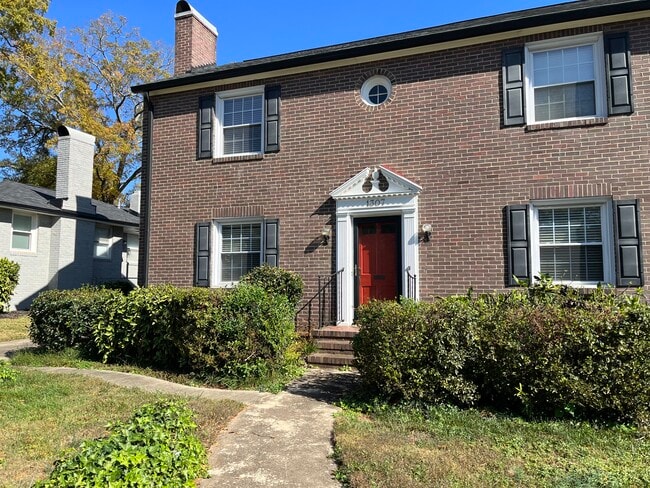 Building Photo - 1307 S Kings Dr